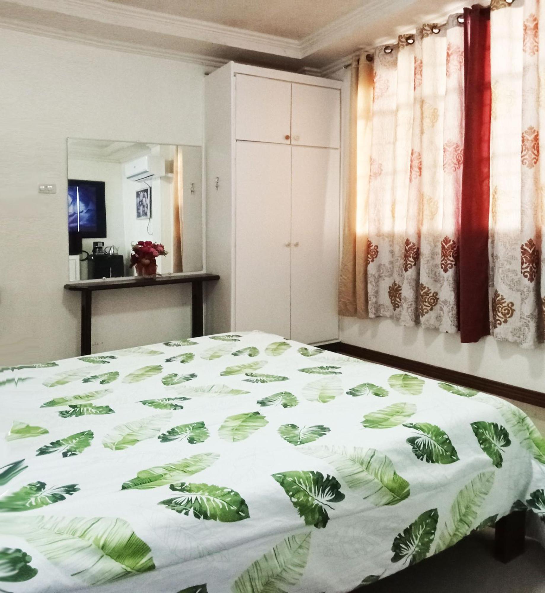 Leizel'S Bed & Breakfast Palompon エクステリア 写真