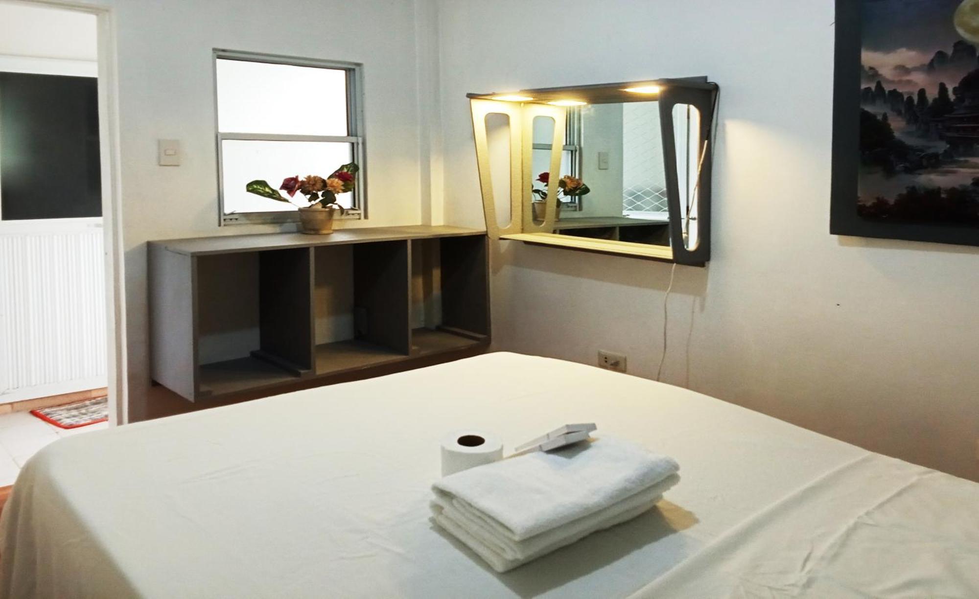 Leizel'S Bed & Breakfast Palompon エクステリア 写真